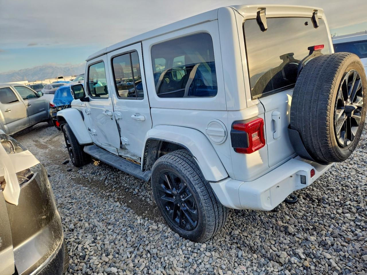 Jeep Wrangler Sahara Image 12