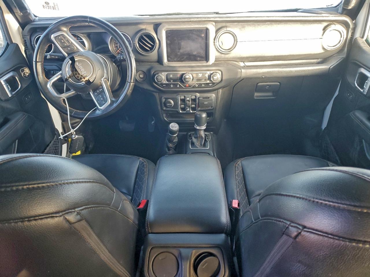 Jeep Wrangler Sahara Image 5