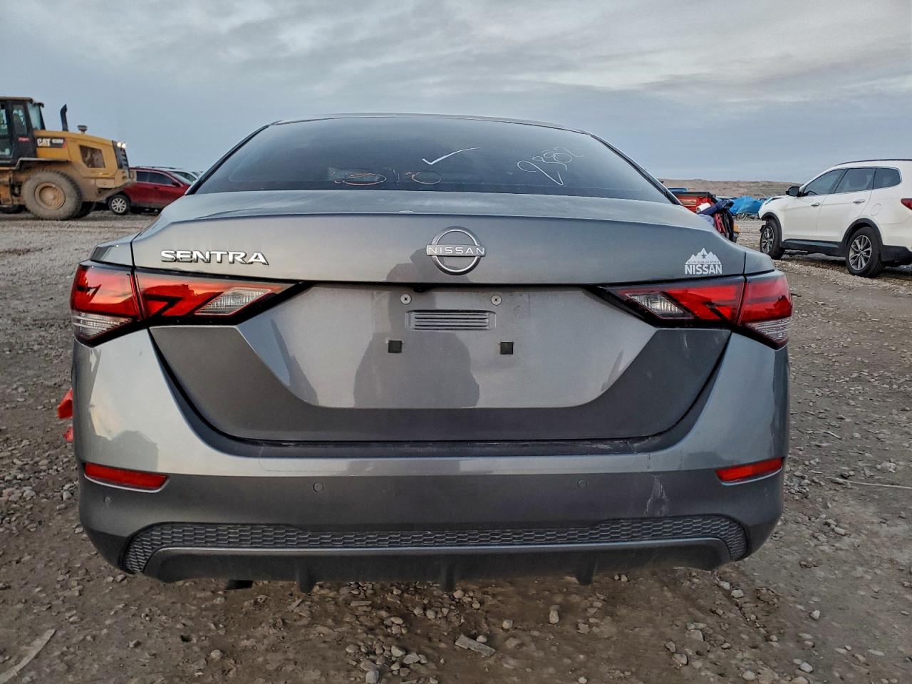 Nissan Sentra S Image 2