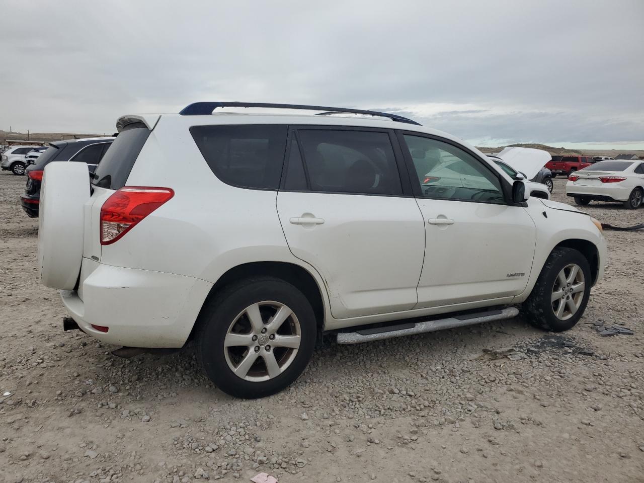 Toyota RAV4 Limited Image 4