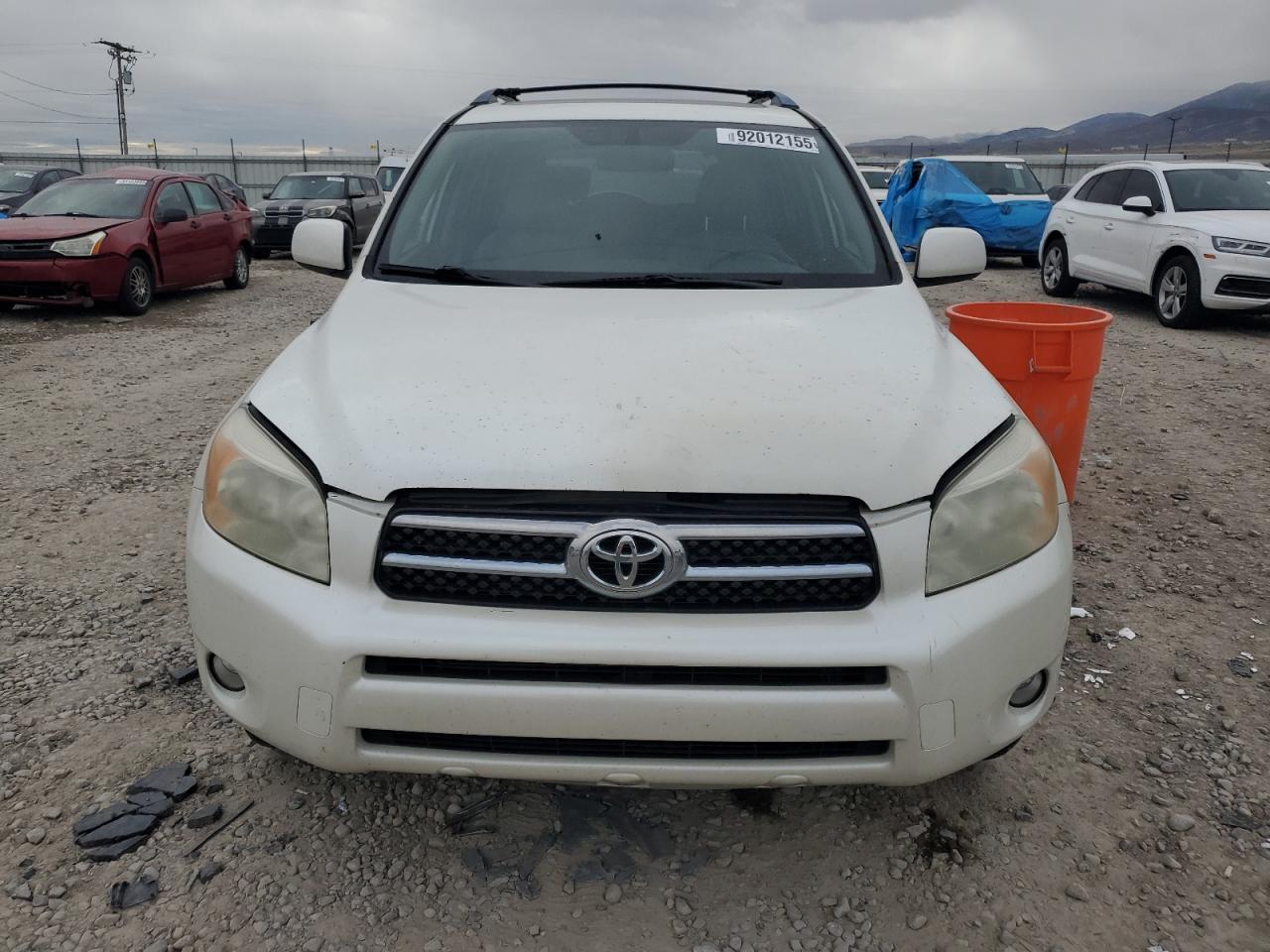 Toyota RAV4 Limited Image 3