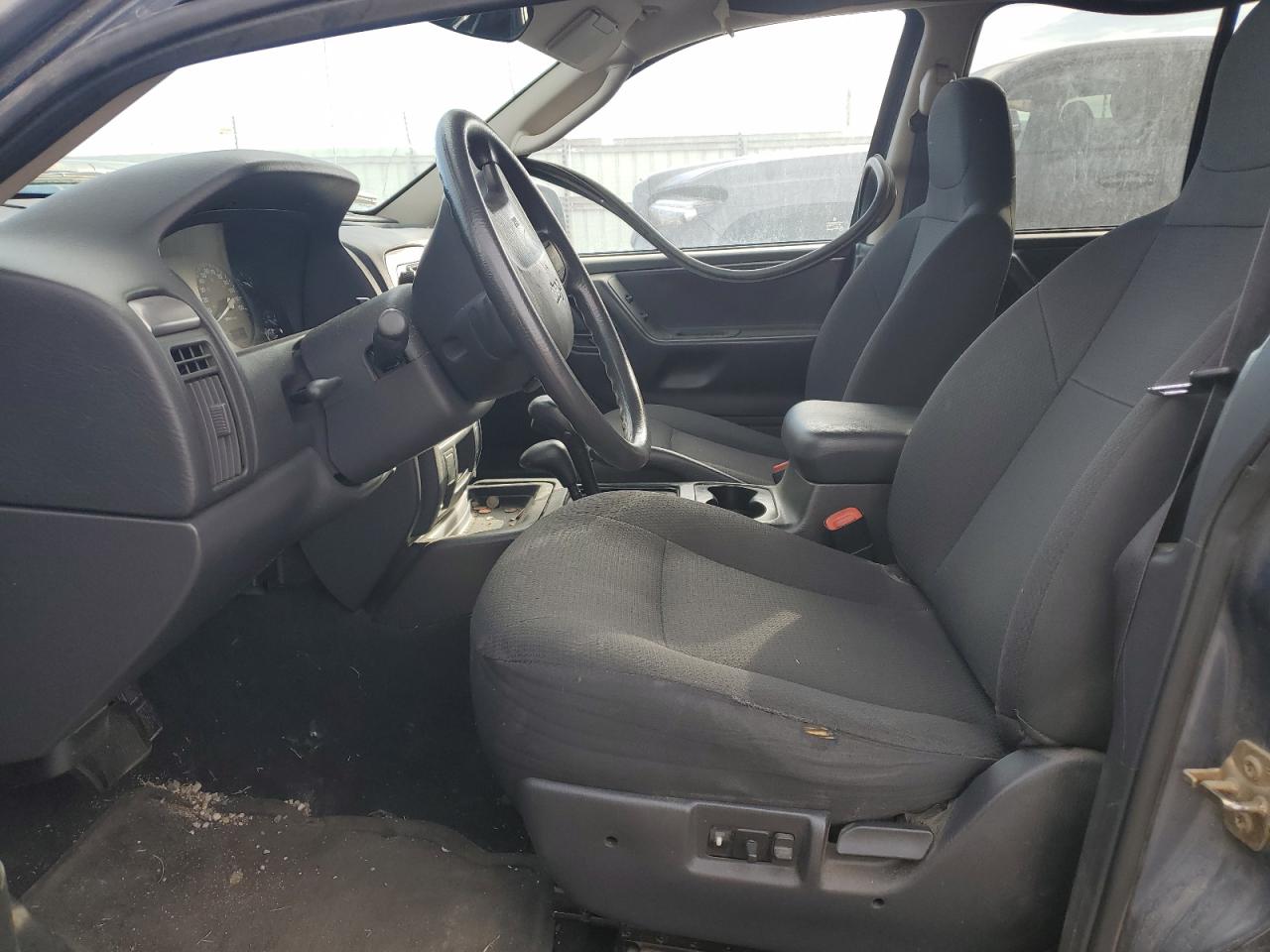 Jeep Grand Cherokee Laredo Image 11