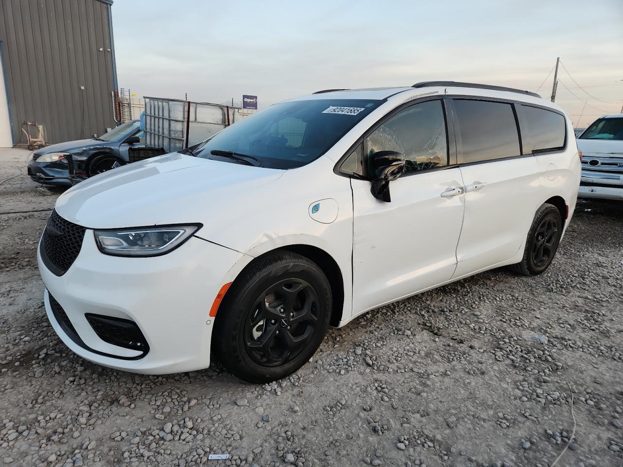 Chrysler Pacifica Hybrid Select Image 1