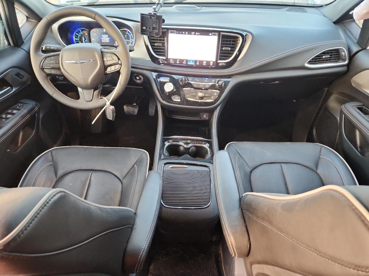 Chrysler Pacifica Hybrid Select Image 8