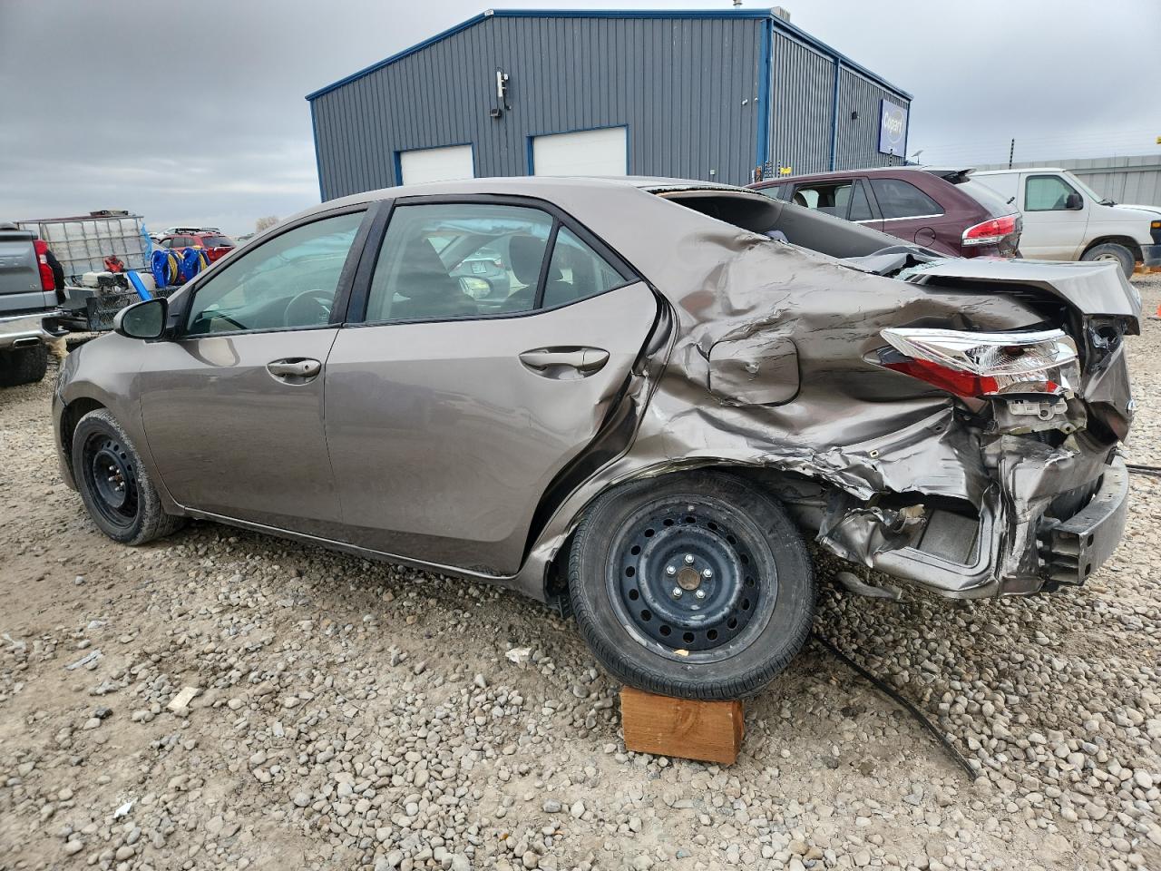 Toyota Corolla L Image 2