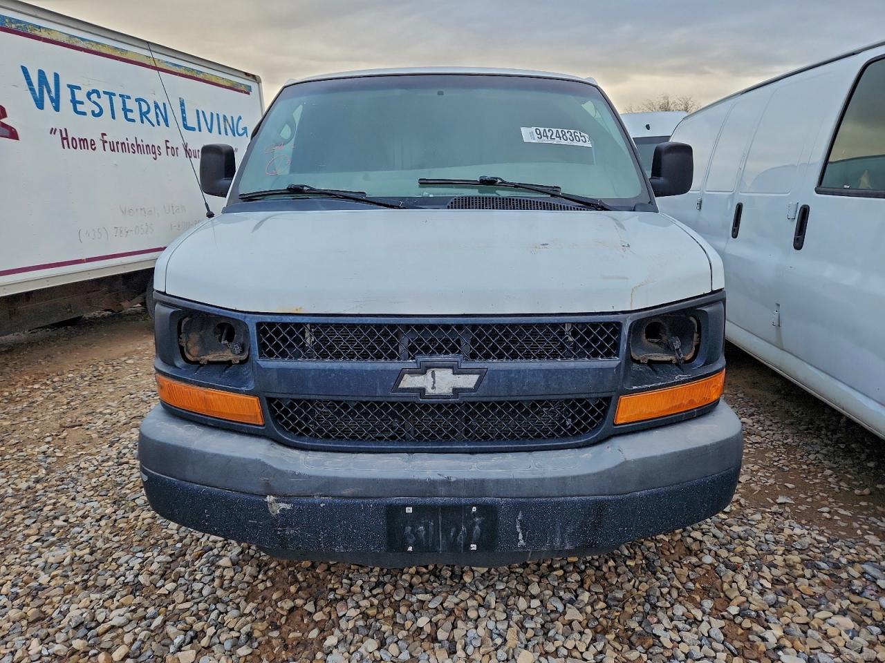 Chevrolet Express Image 6