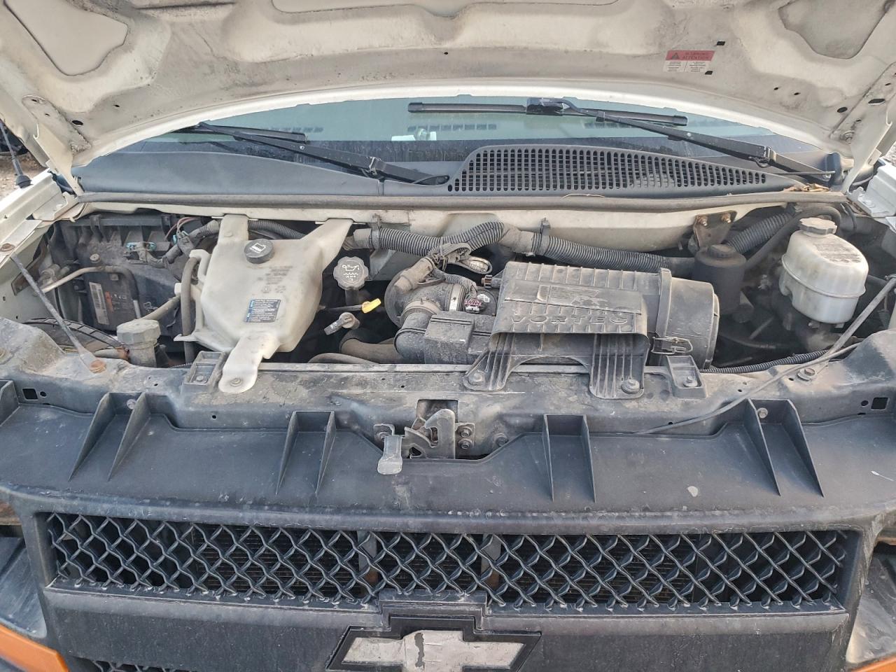 Chevrolet Express Image 9