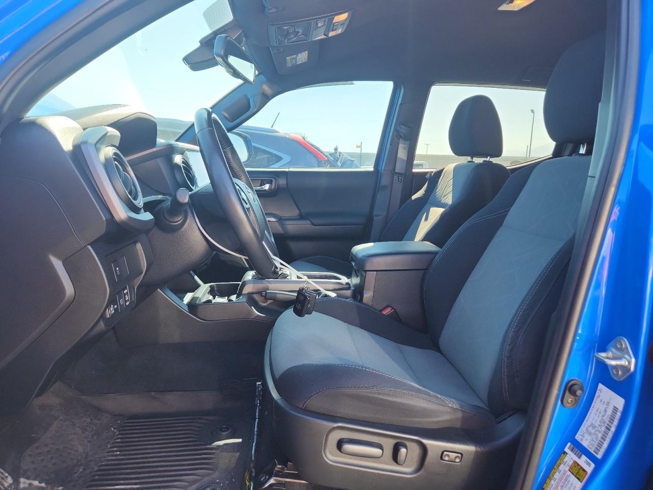 Toyota Tacoma Double Cab Image 6