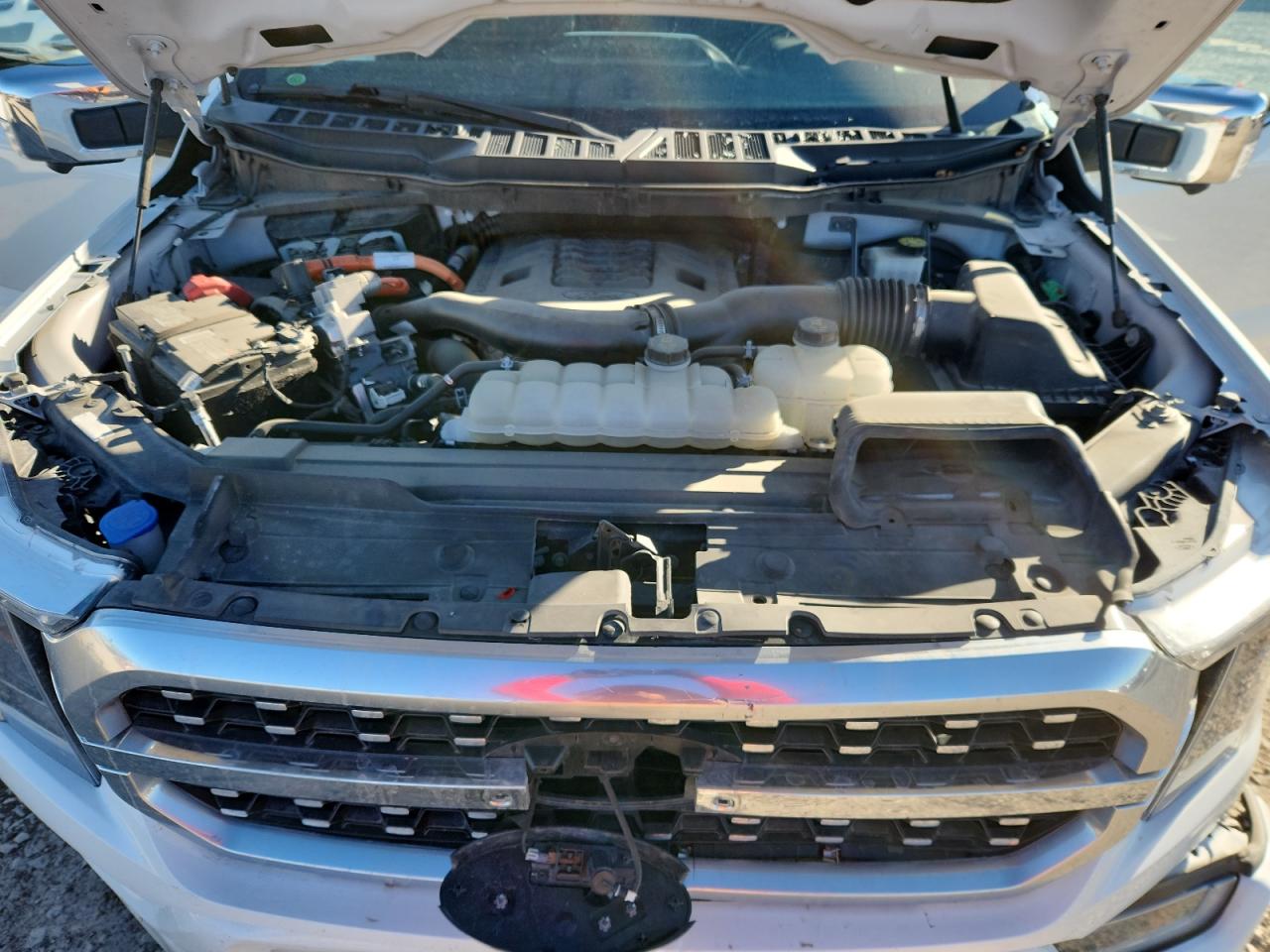 Ford F-150 Supercrew Image 11