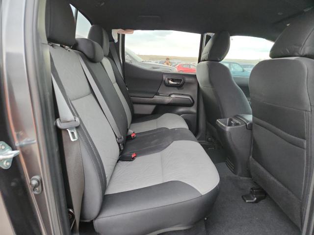 Toyota Tacoma Double Cab Image 5