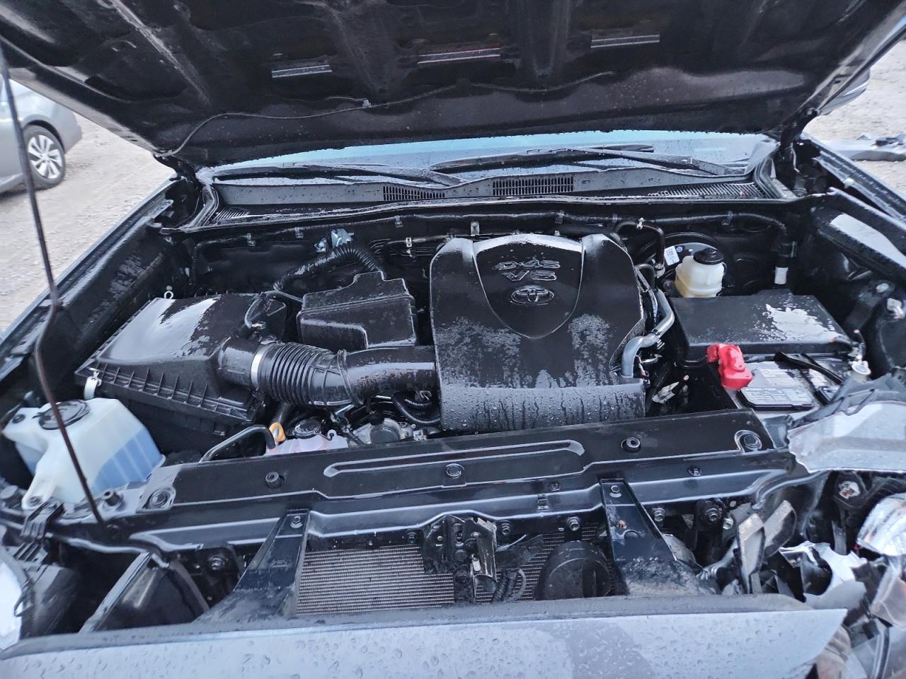 Toyota Tacoma Double Cab Image 12