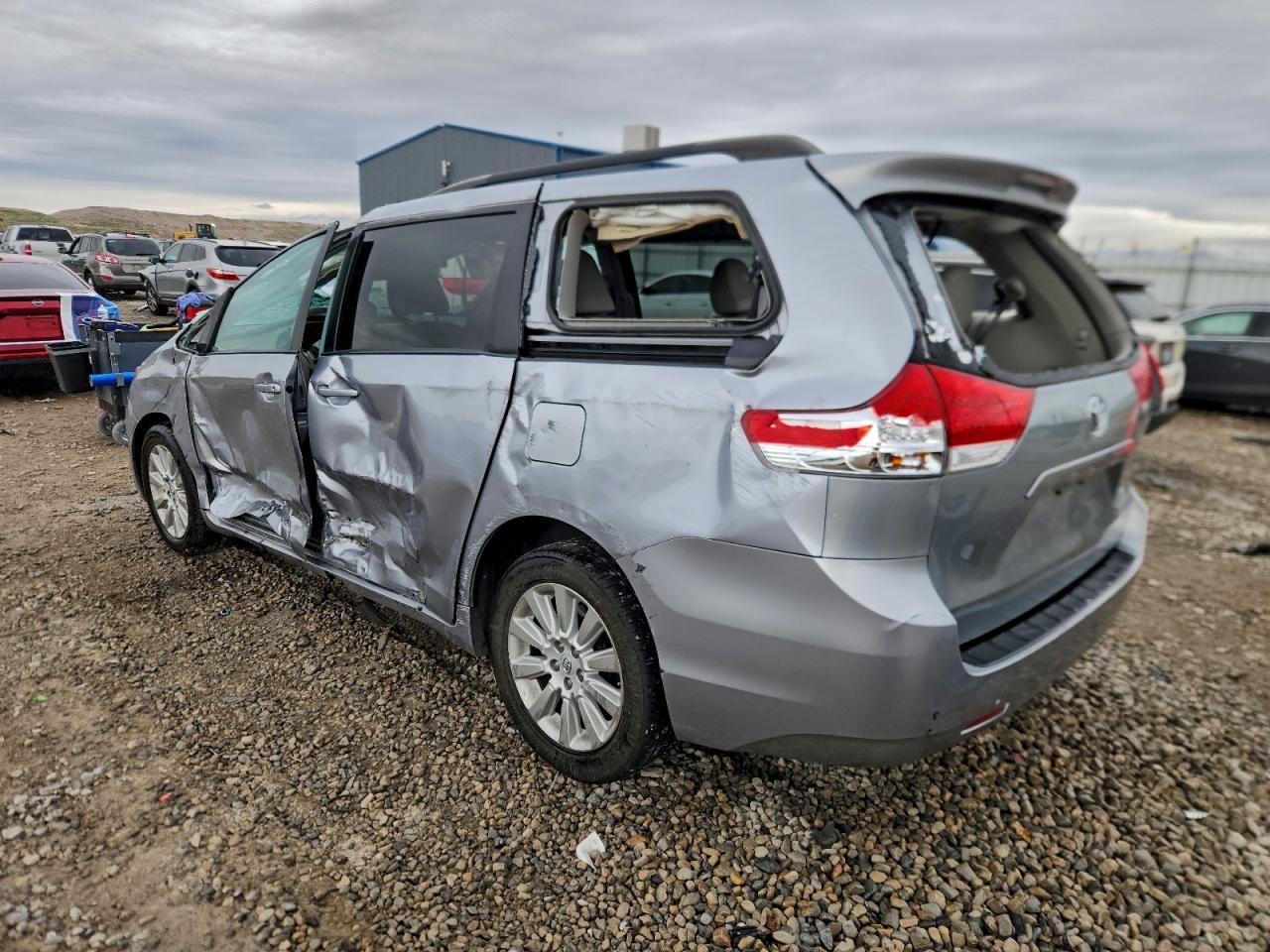 Toyota Sienna Xle Image 3