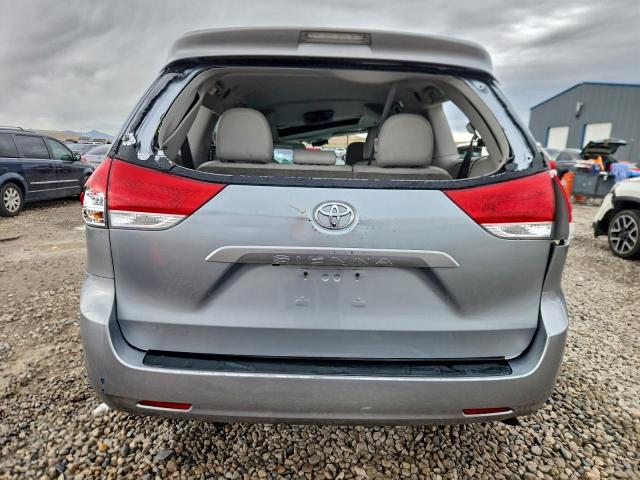 Toyota Sienna Xle Image 9