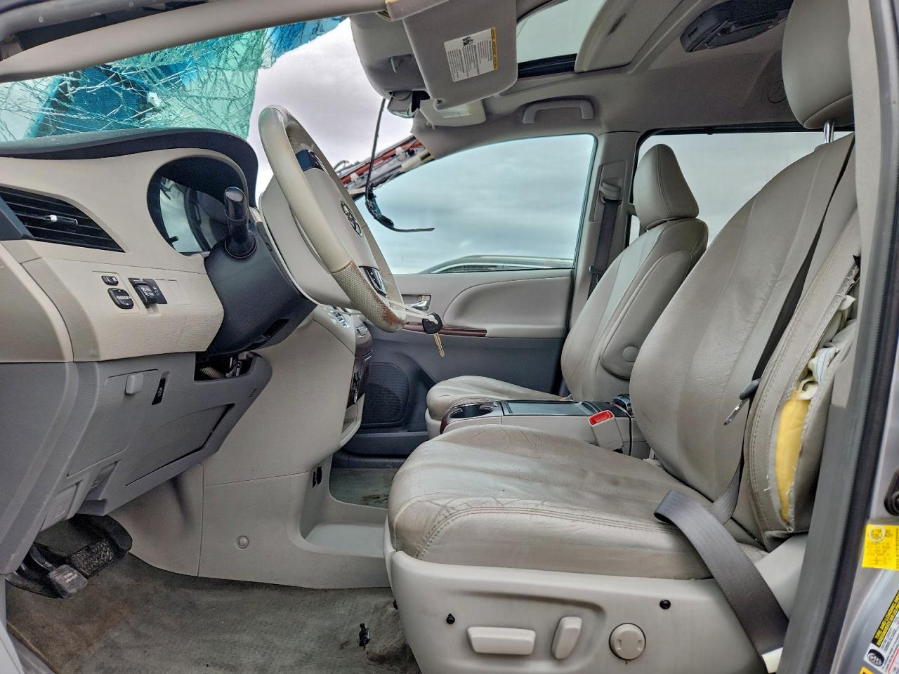Toyota Sienna Xle Image 4