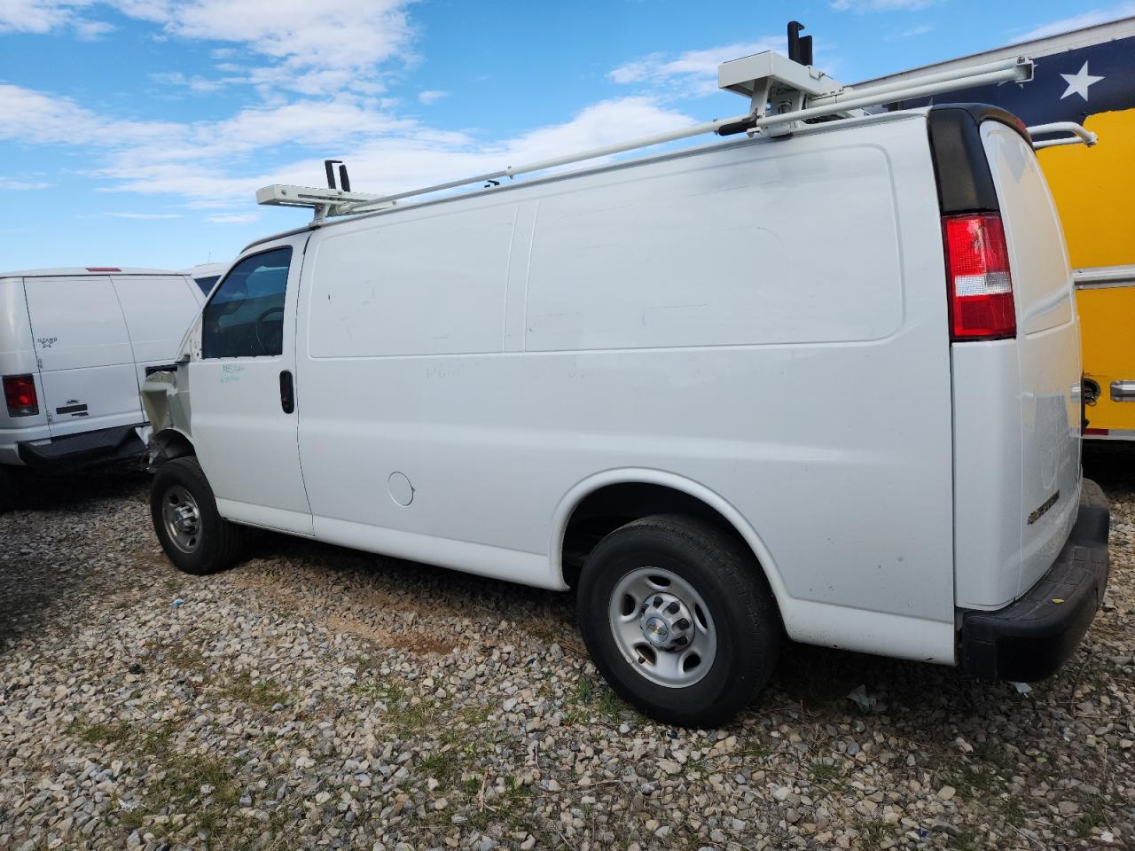 Chevrolet Express Image 4