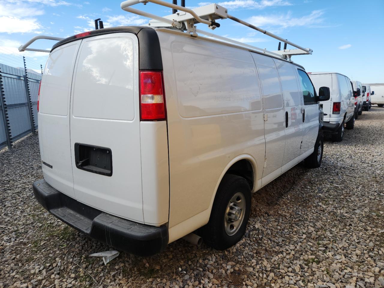 Chevrolet Express Image 14