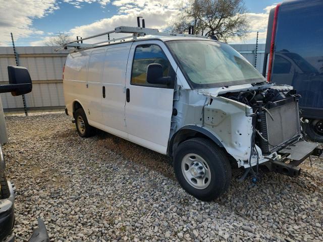 Chevrolet Express Image 2