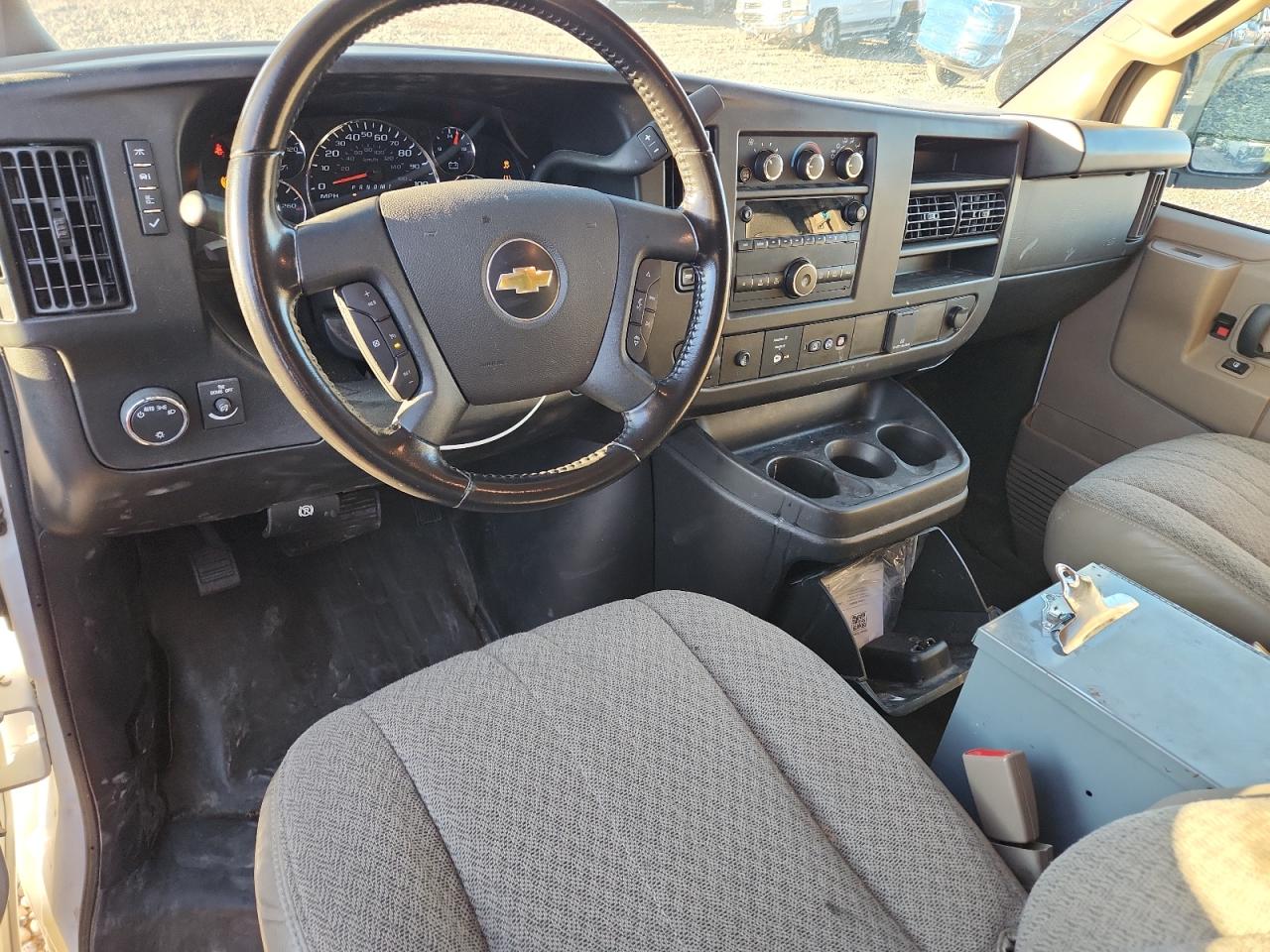 Chevrolet Express Image 6