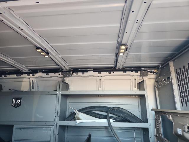 Chevrolet Express Image 11