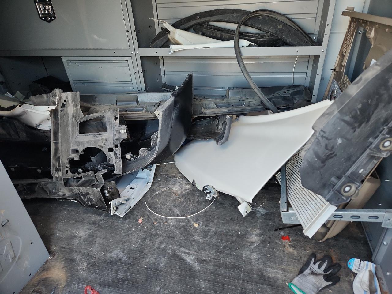 Chevrolet Express Image 12