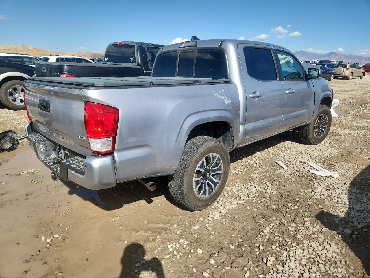 Toyota Tacoma Double Cab Image 4
