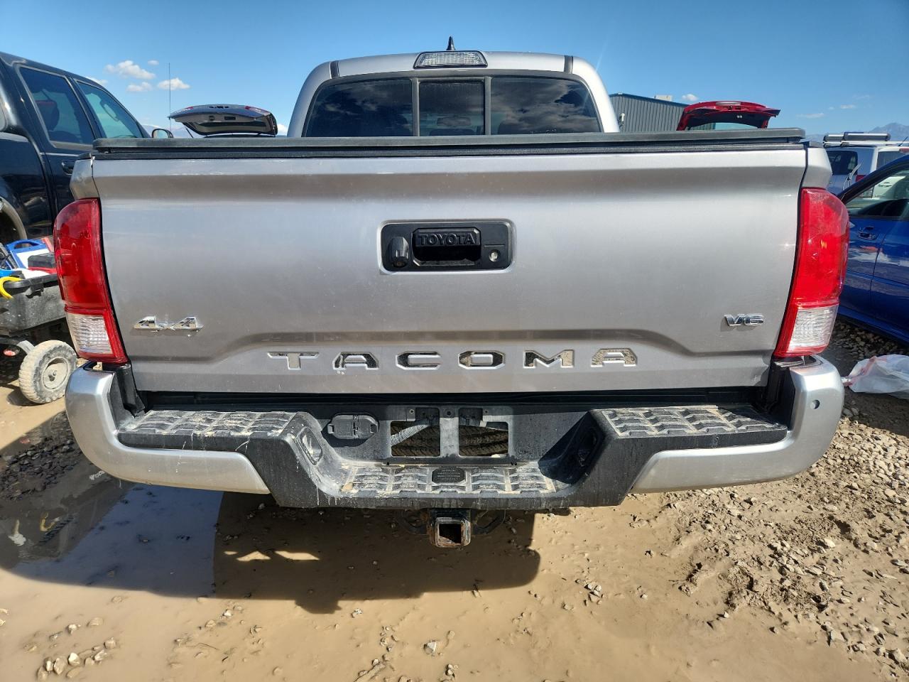 Toyota Tacoma Double Cab Image 12