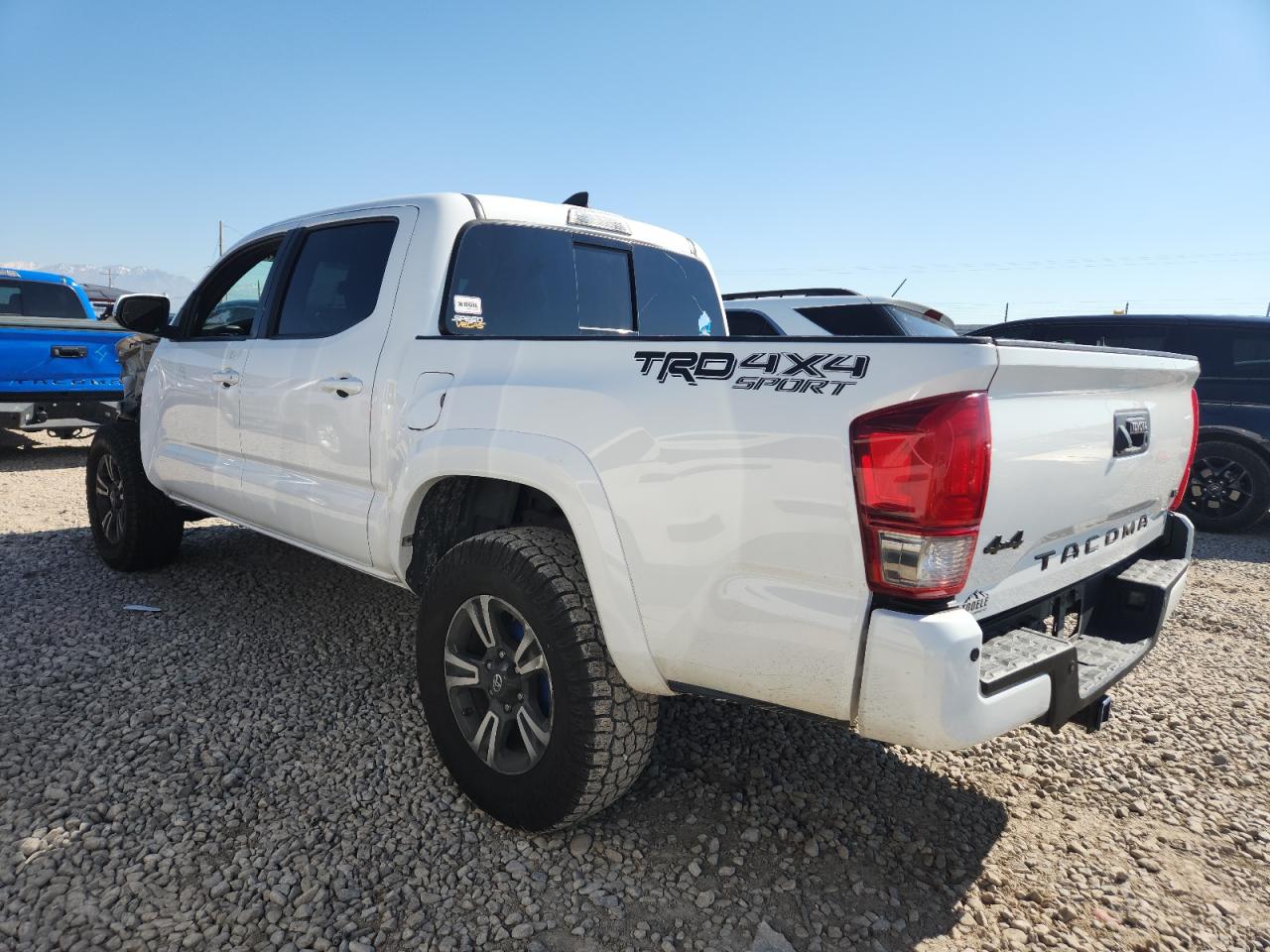Toyota Tacoma Double Cab Image 13