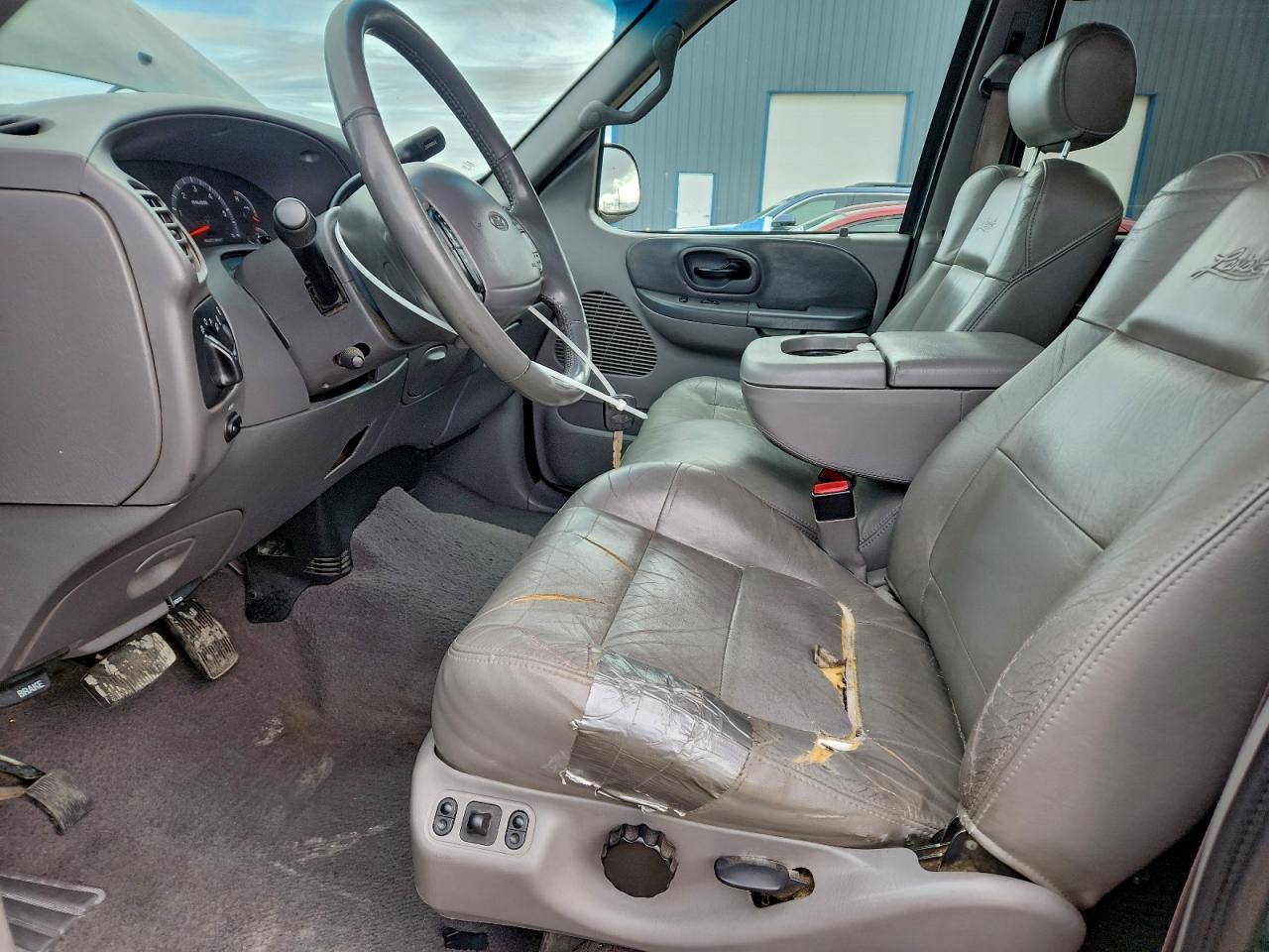 Ford F-150 Supercrew Image 3