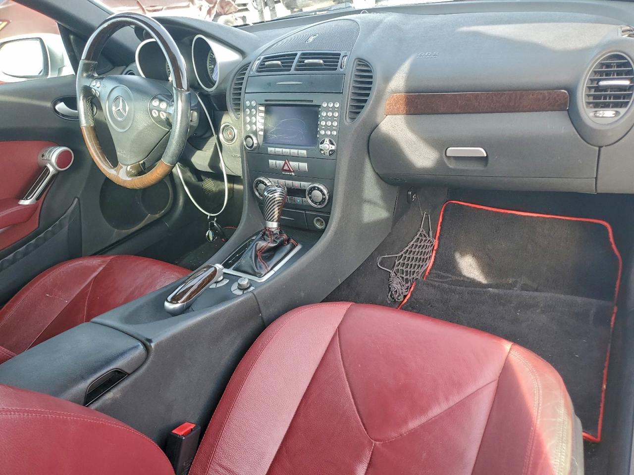 Mercedes-Benz Slk-class 350 Image 2