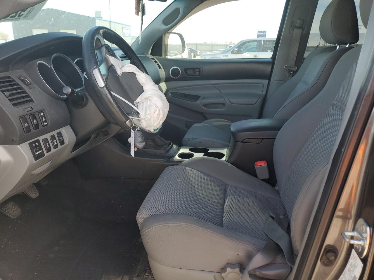 Toyota Tacoma Double Cab Image 11