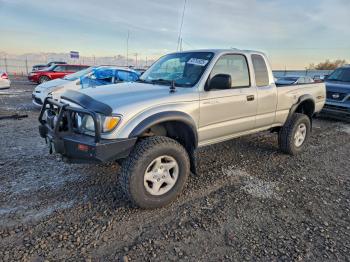 Salvage Toyota Tacoma