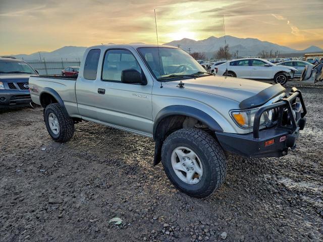 Toyota Tacoma Xtracab Image 4