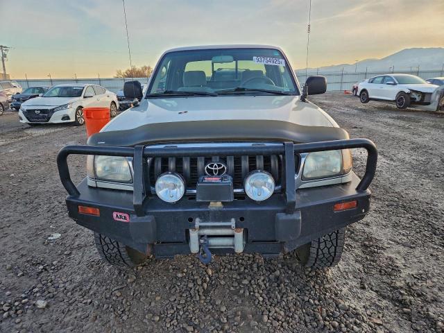Toyota Tacoma Xtracab Image 12