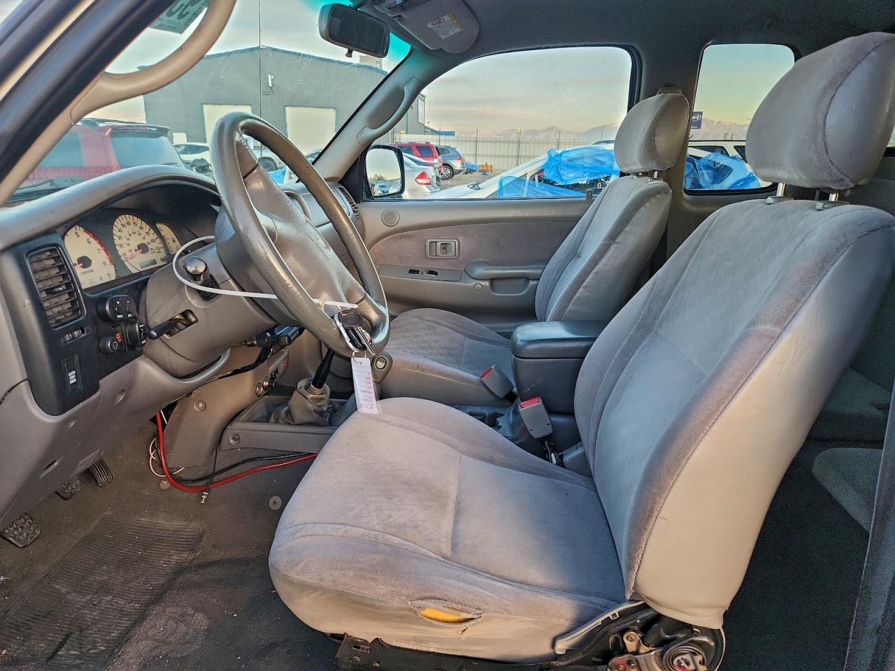 Toyota Tacoma Xtracab Image 11