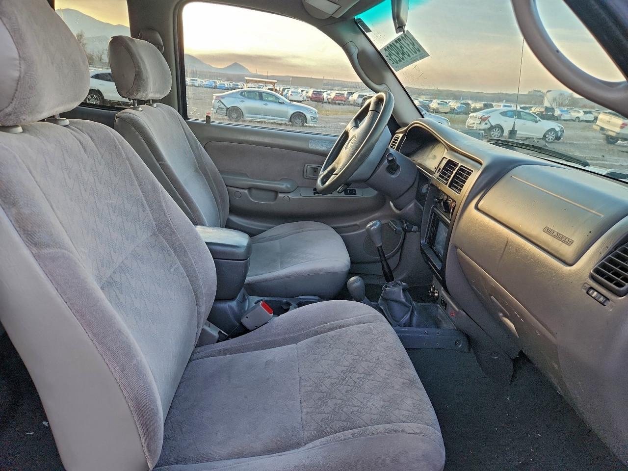 Toyota Tacoma Xtracab Image 6