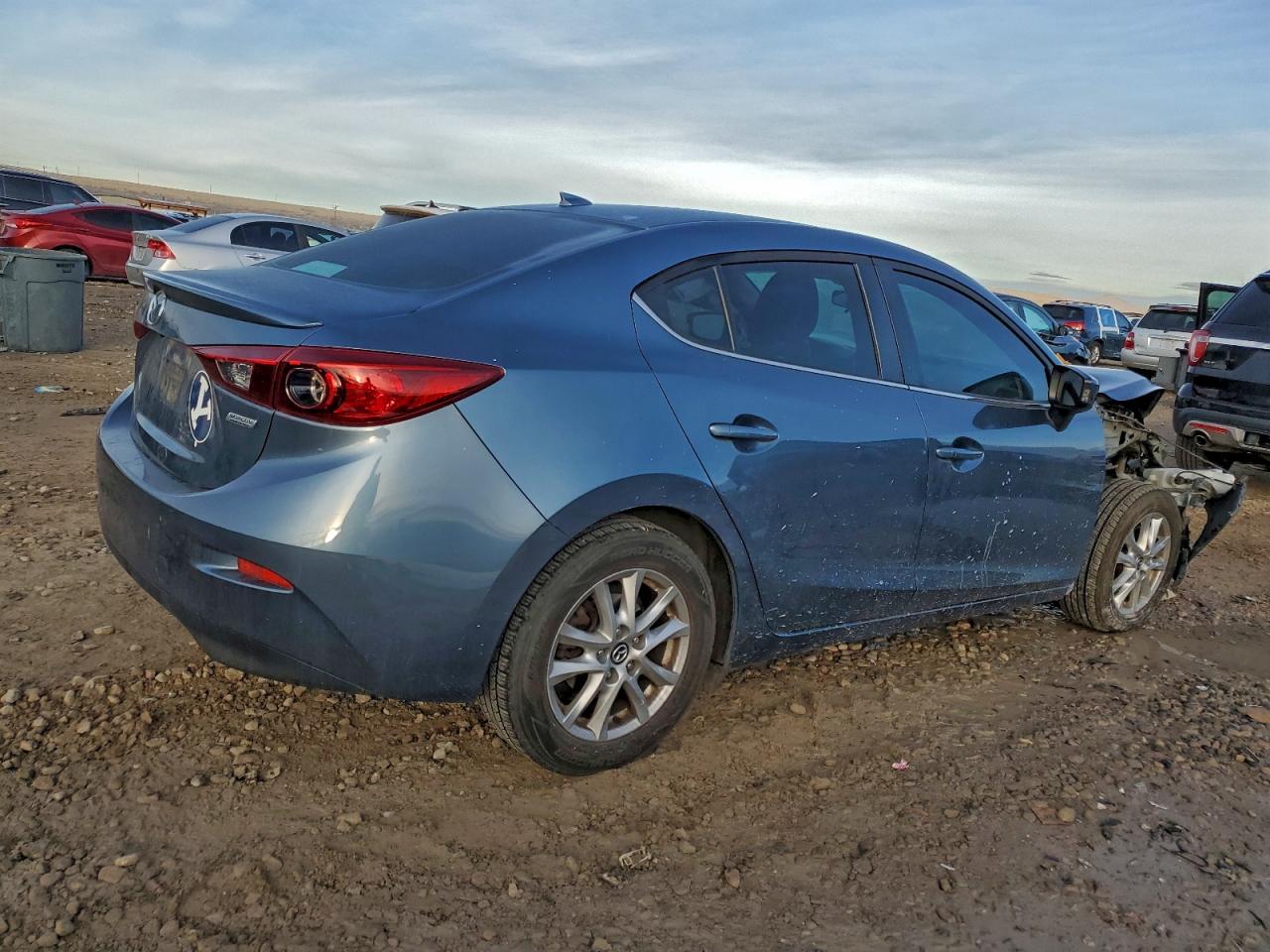 Mazda 3 Grand Touring Image 3