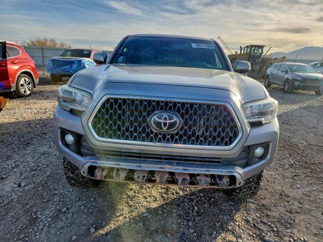 Toyota Tacoma Double Cab Image 5