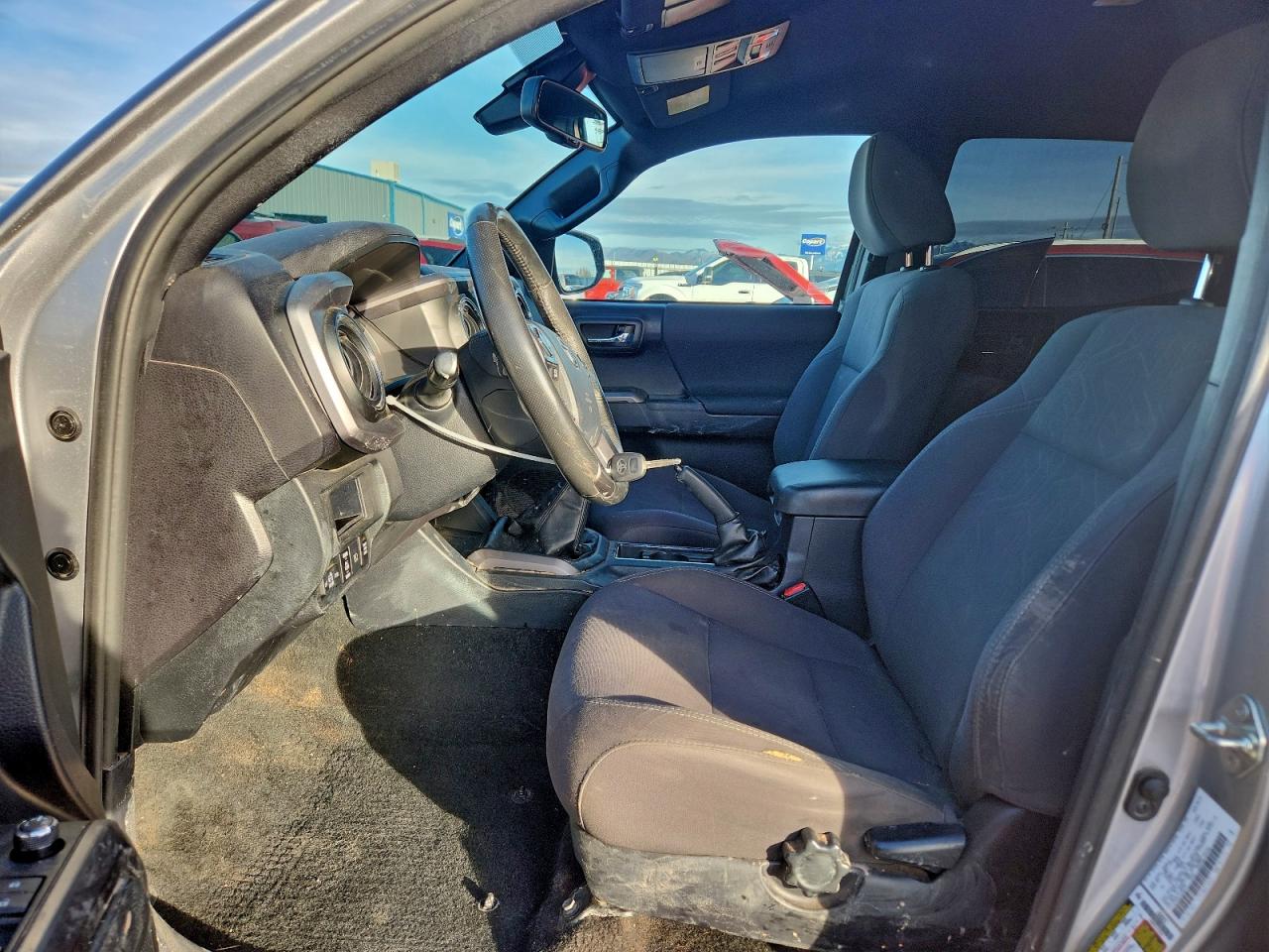 Toyota Tacoma Double Cab Image 10