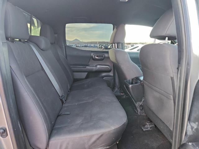 Toyota Tacoma Double Cab Image 8