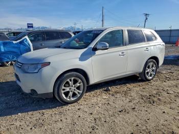  Salvage Mitsubishi Outlander