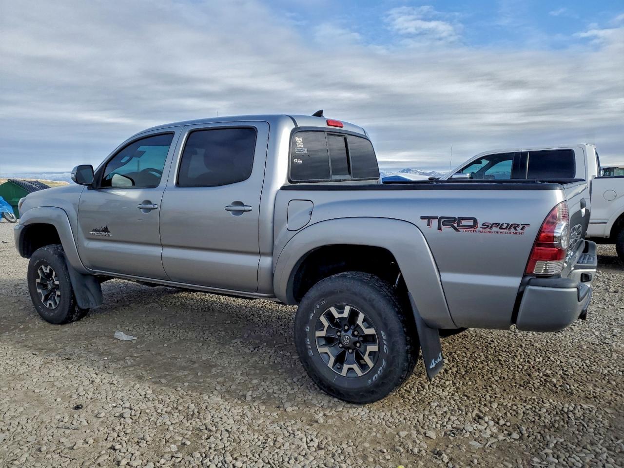 Toyota Tacoma Double Cab Image 3