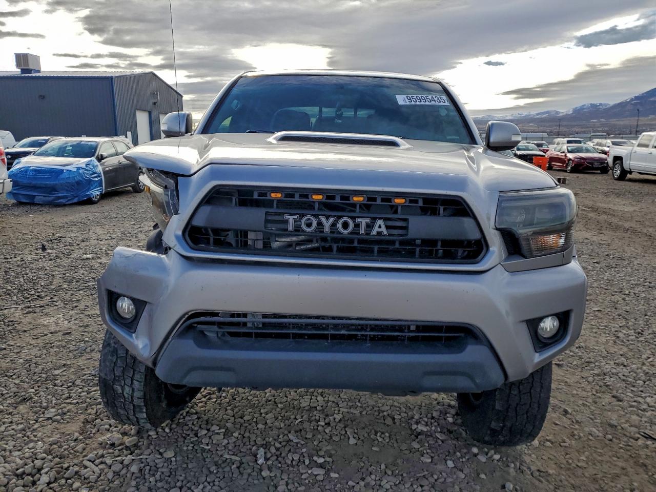 Toyota Tacoma Double Cab Image 2