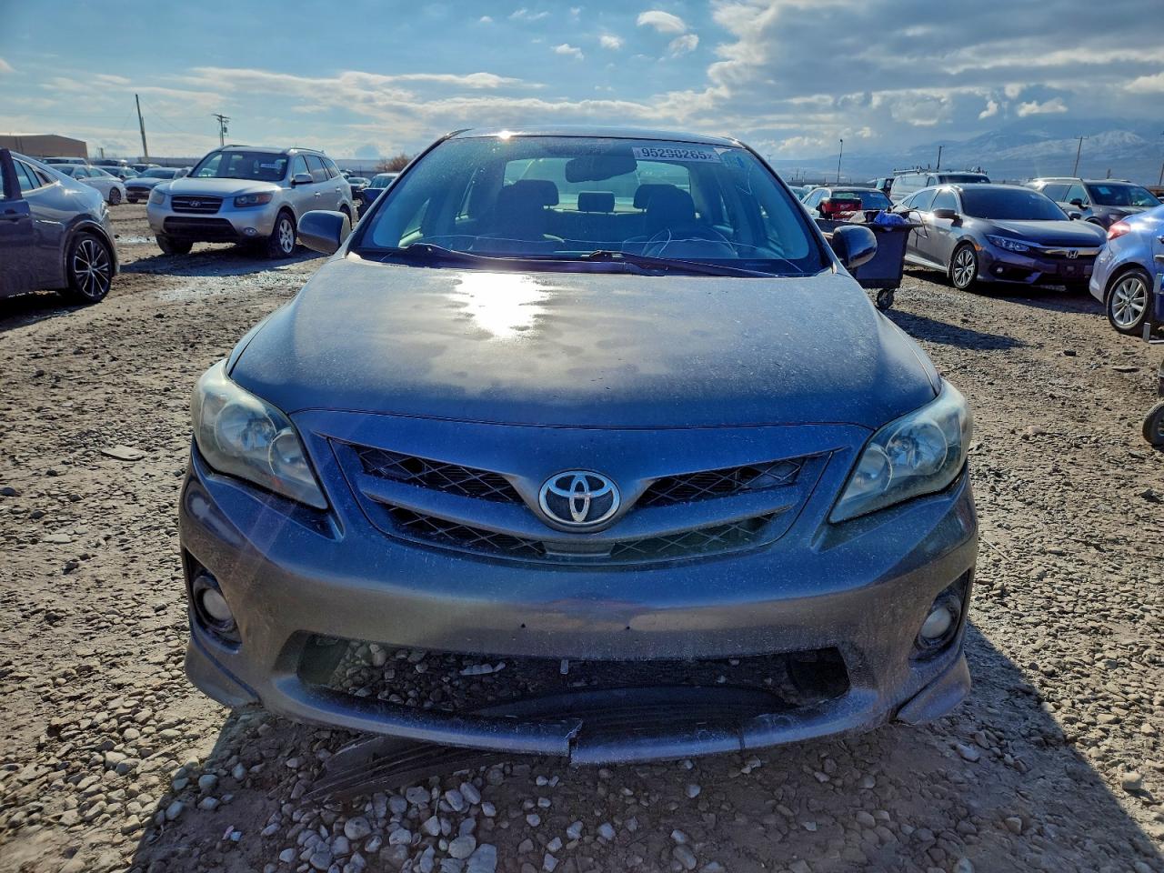 Toyota Corolla Base Image 3
