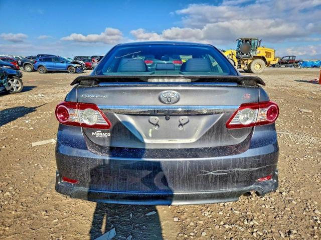 Toyota Corolla Base Image 12