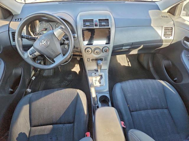 Toyota Corolla Base Image 9