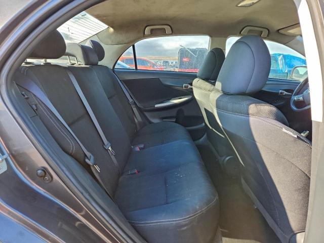 Toyota Corolla Base Image 11