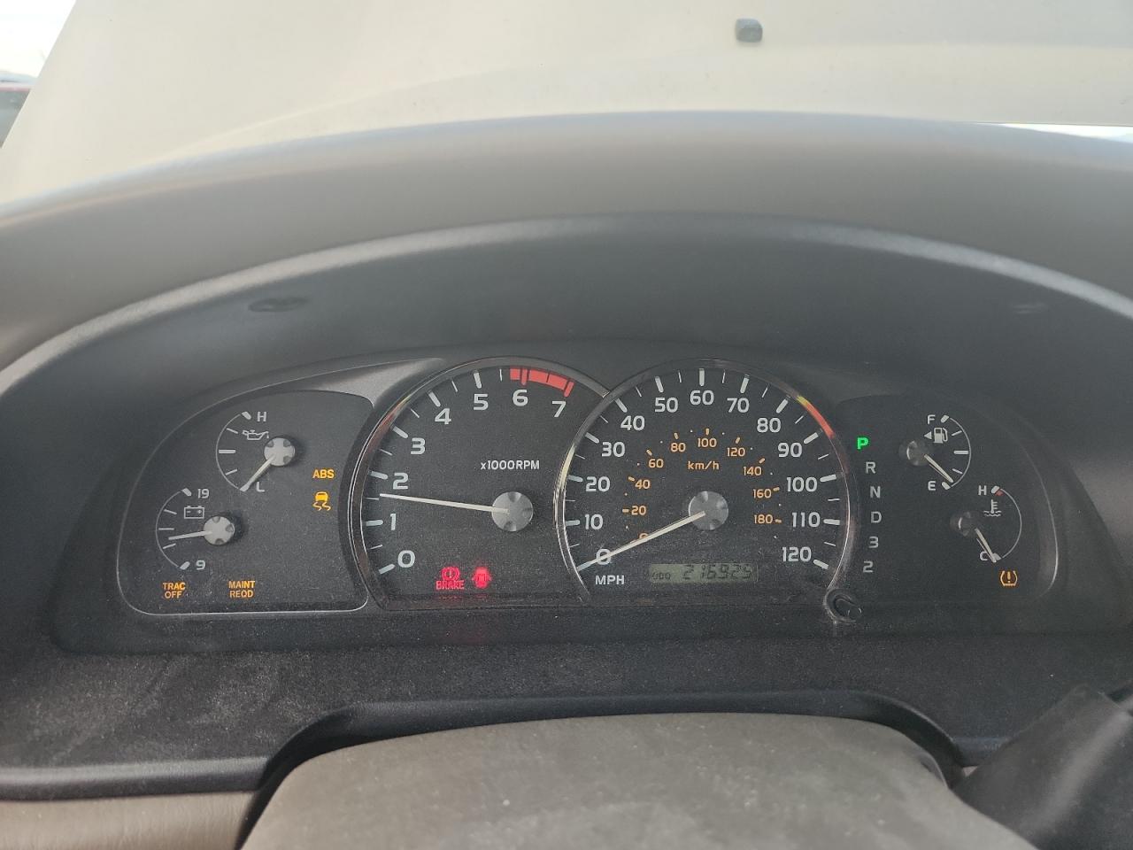 Toyota Sequoia Sr5 Image 8