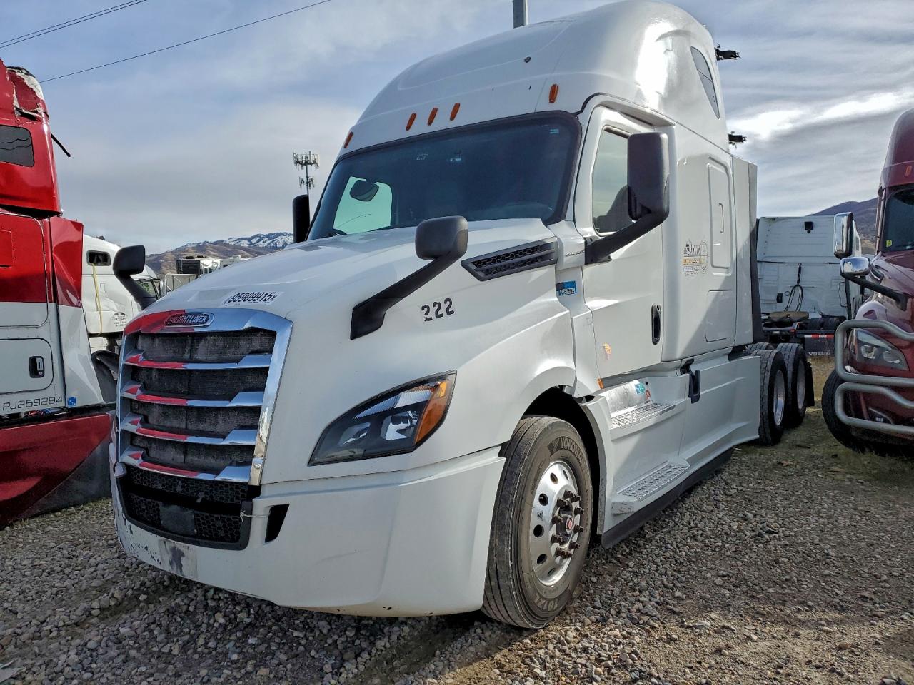 Freightliner Cascadia 1 Image 3