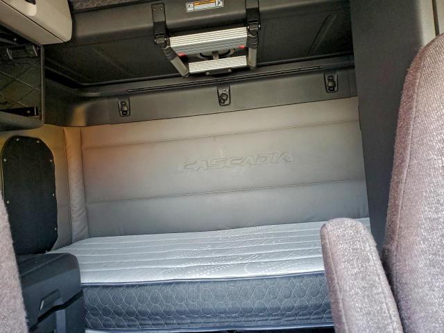 Freightliner Cascadia 1 Image 5
