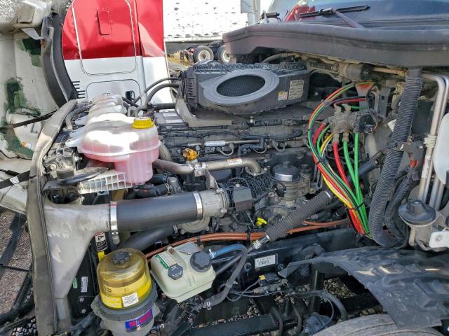 Freightliner Cascadia 1 Image 8